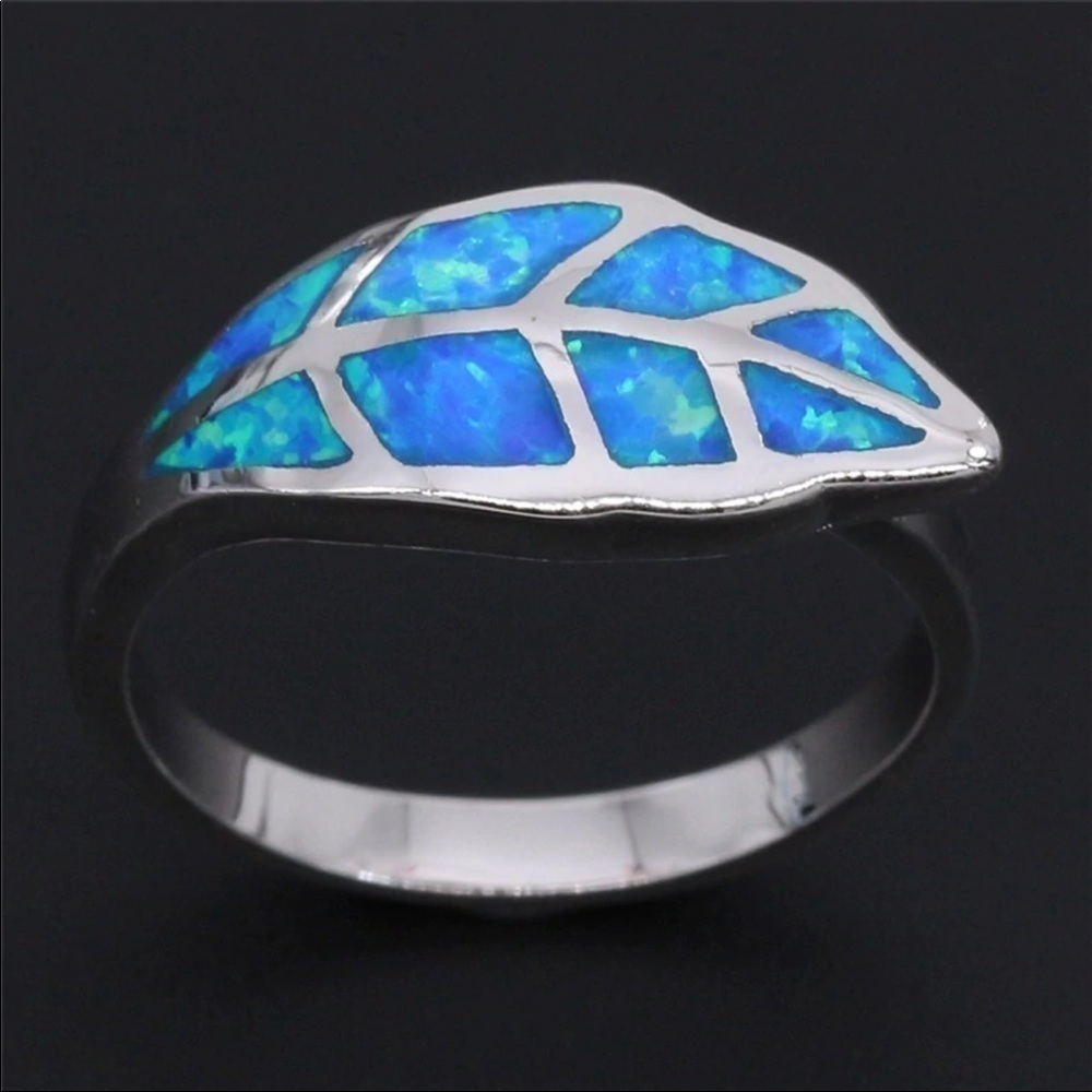 Silver leafy ring - Picture 4 of 5
